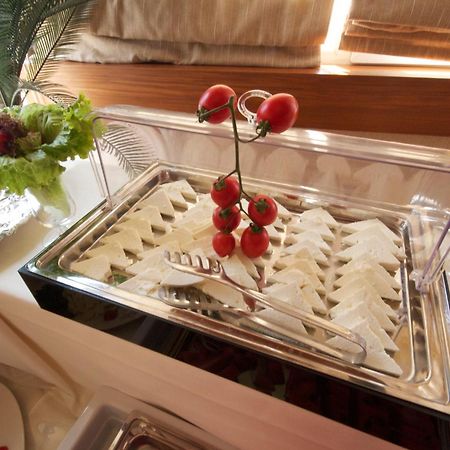 Royce Hotel Istanbul Bagian luar foto