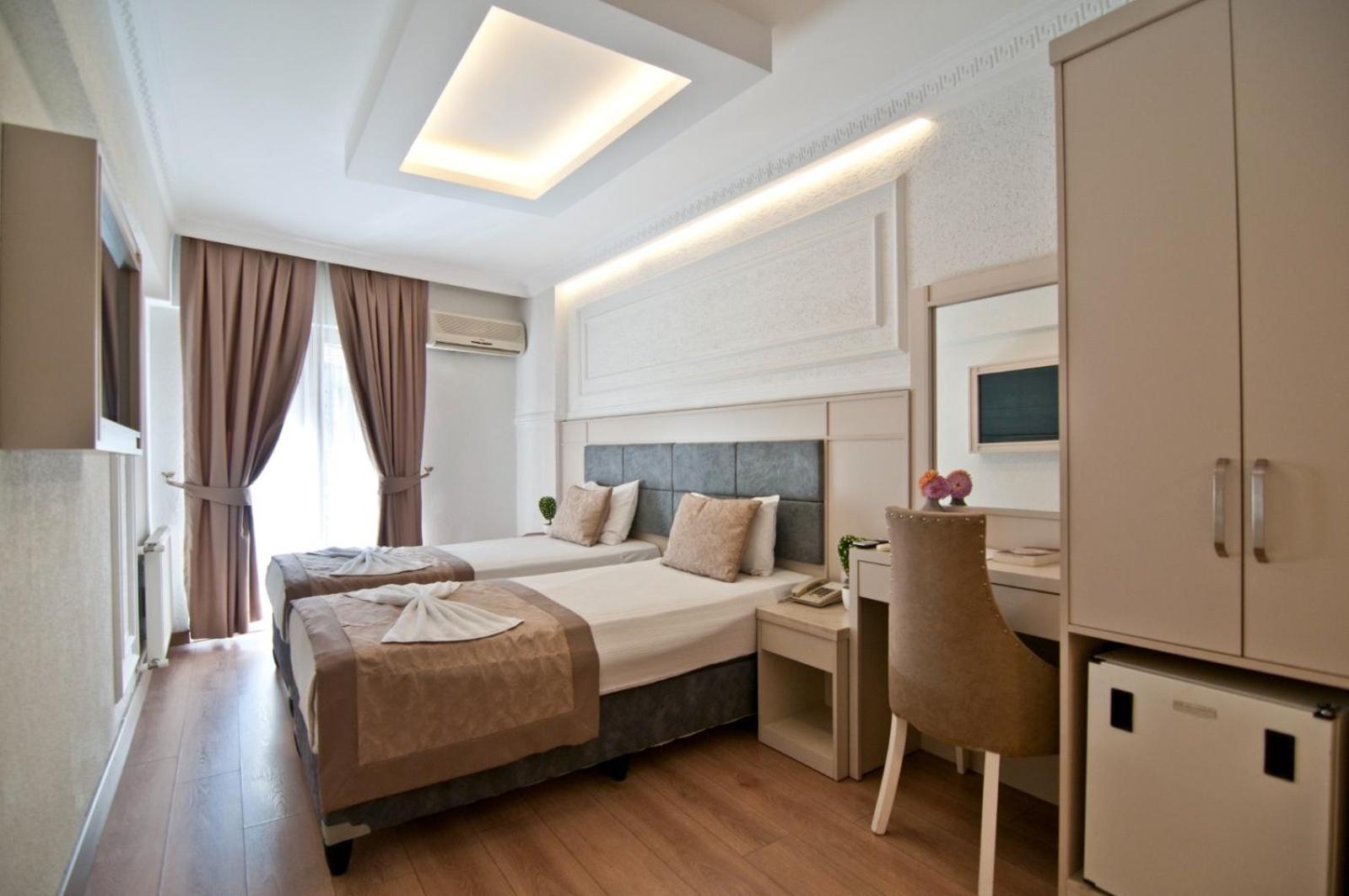 Royce Hotel Istanbul Bagian luar foto