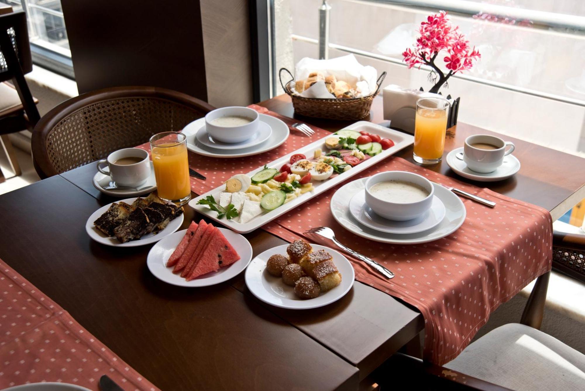 Royce Hotel Istanbul Bagian luar foto