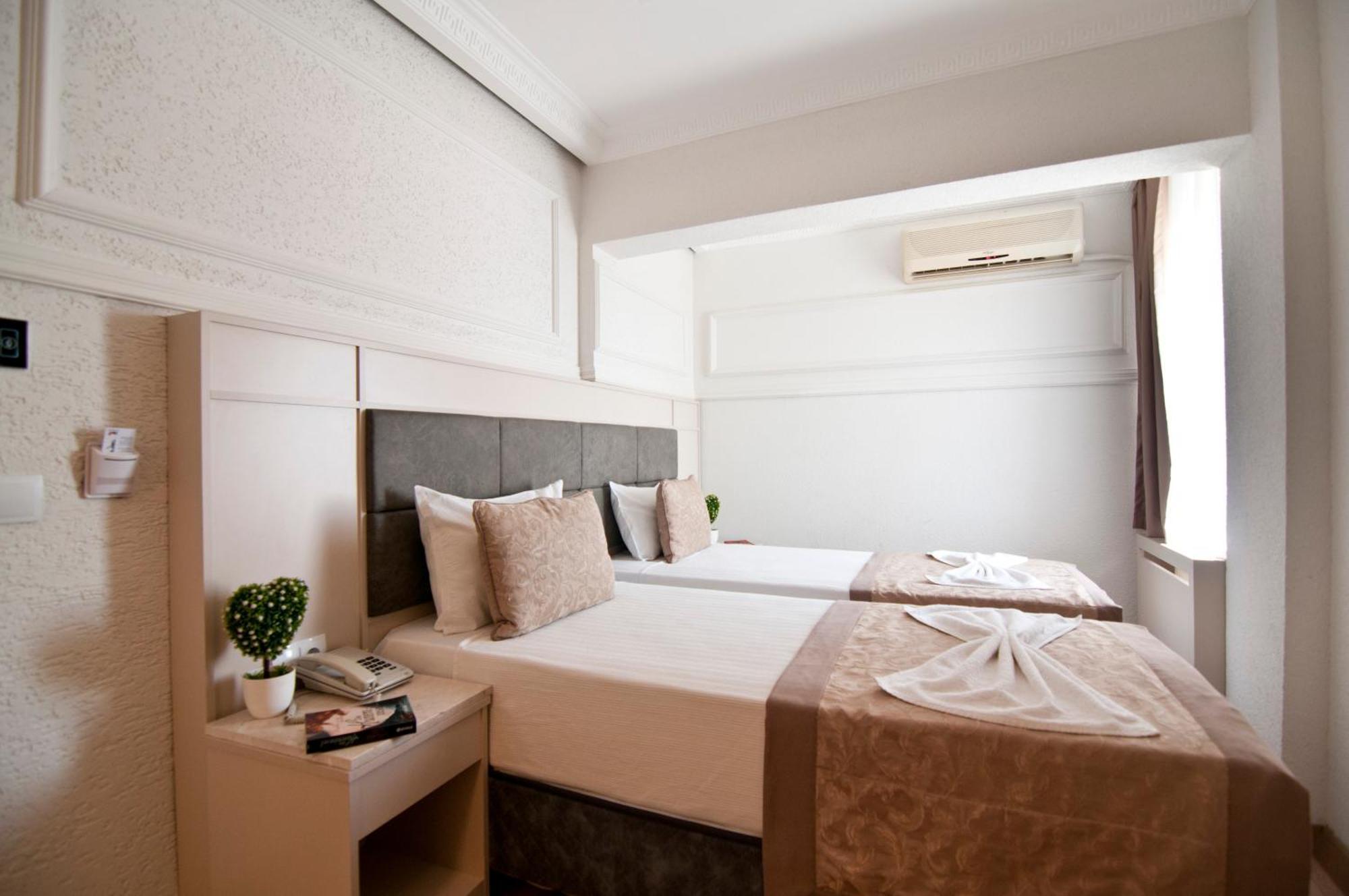 Royce Hotel Istanbul Bagian luar foto