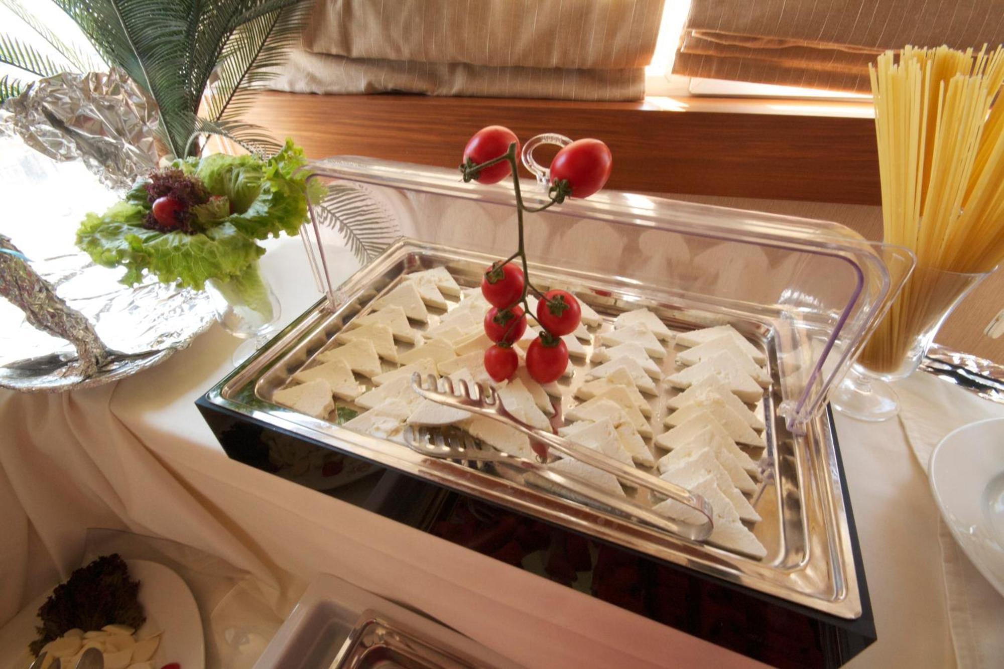 Royce Hotel Istanbul Bagian luar foto