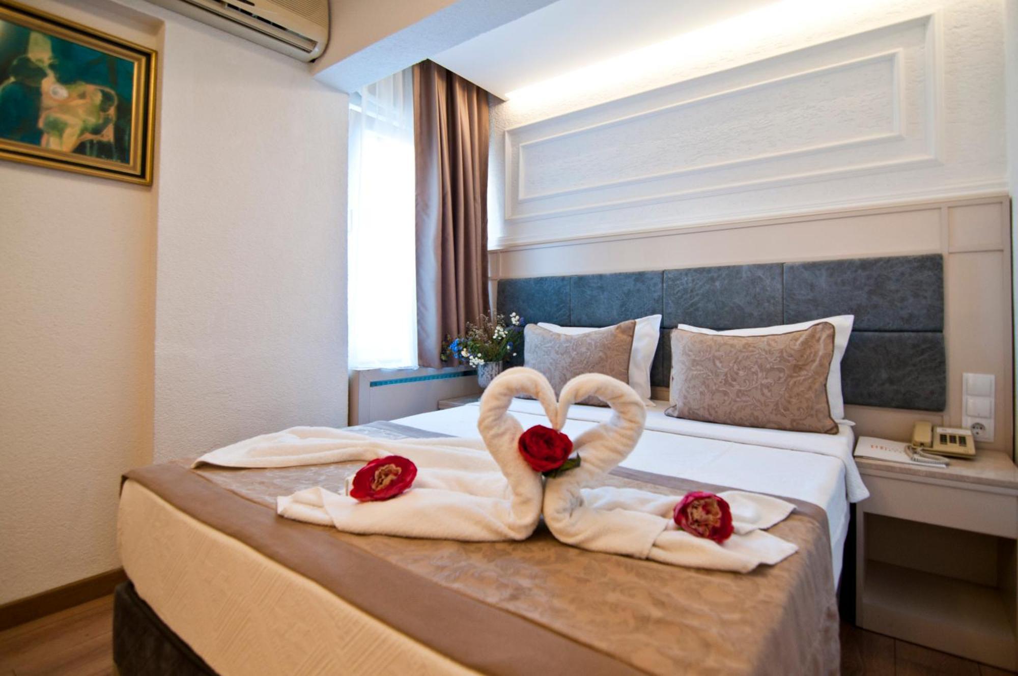 Royce Hotel Istanbul Bagian luar foto