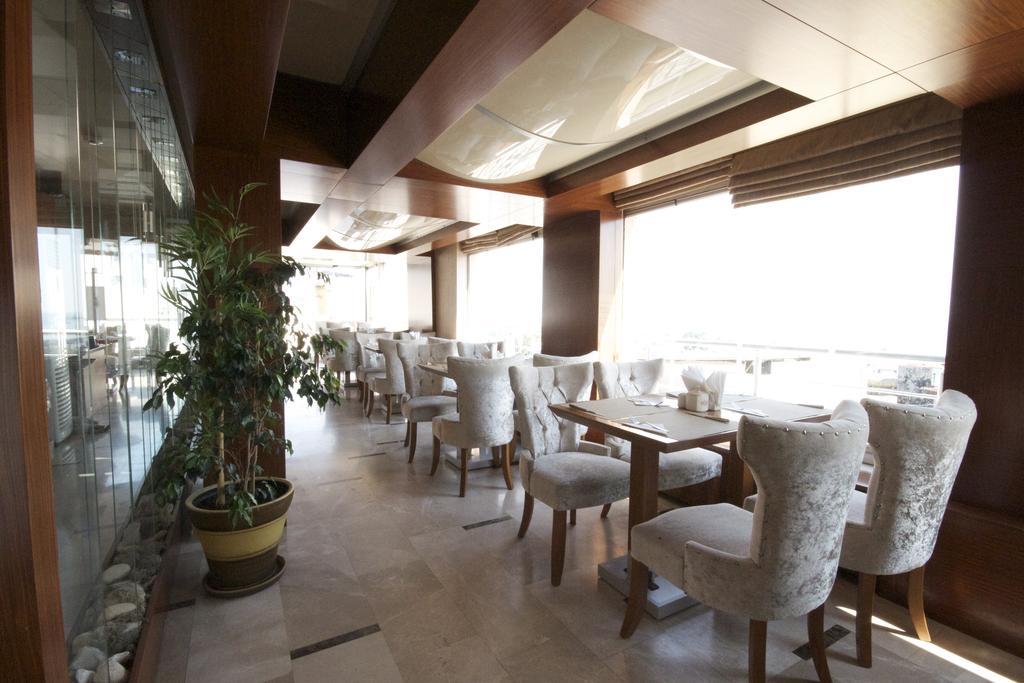 Royce Hotel Istanbul Bagian luar foto